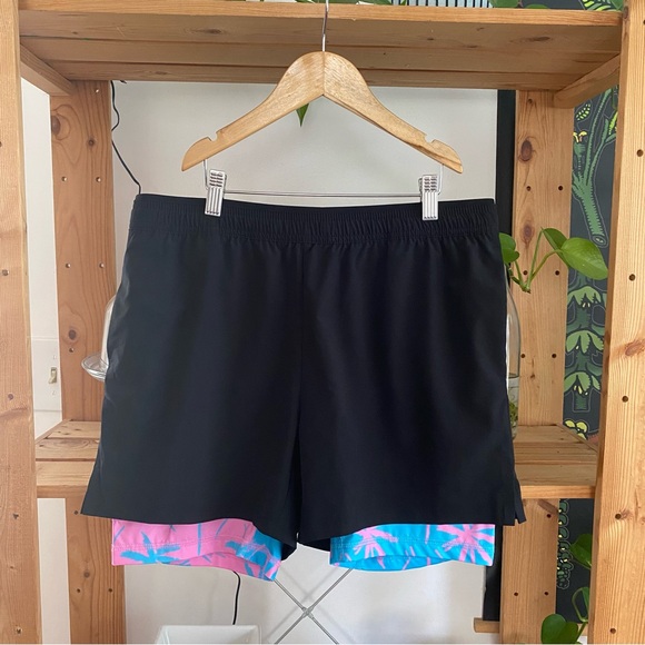 Chubbies Boys The One Leg Two Legs Training Shorts Black Blue Pink Palm Liner XL - Picture 9 of 15